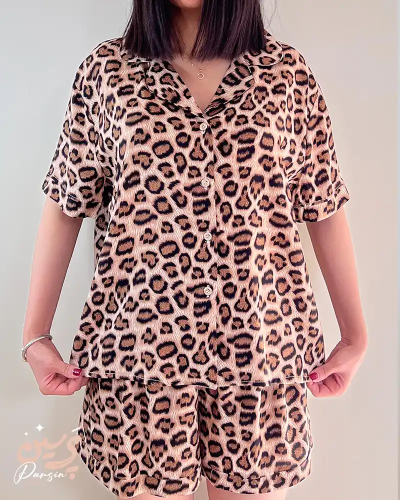 مثالی از پارچه نخی بدون آبرفت – ست شومیز و شلوارک طرحدار Match - پارسین استایل