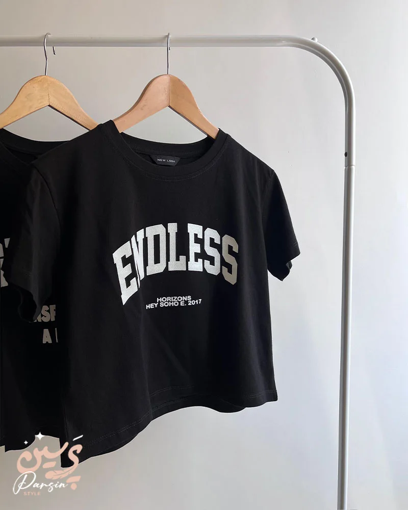 تیشرت کراپ مشکی زنانه با چاپ سفید ENDLESS و یقه گرد