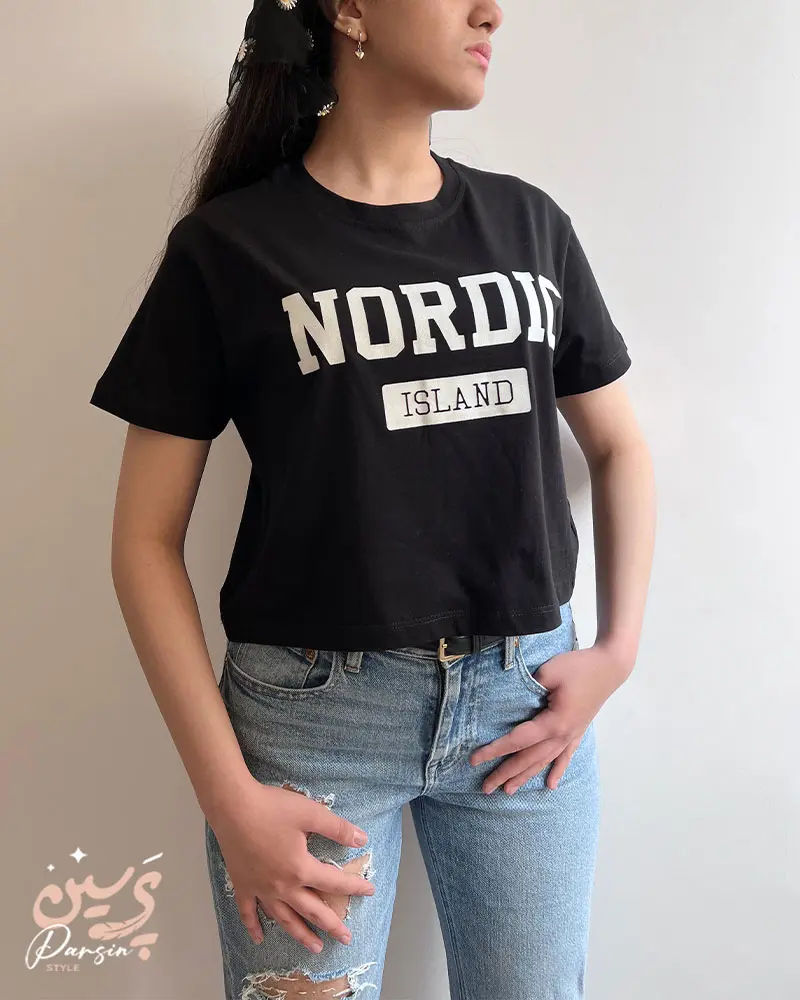 تیشرت کراپ مشکی زنانه نخ پنبه فریسایز با چاپ سفید NORDIC